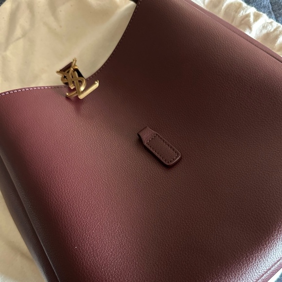 Yves Saint Laurent Burgundy Hobo Bag with Gold Accents le 5 a 7 small - Picture 8 of 8
